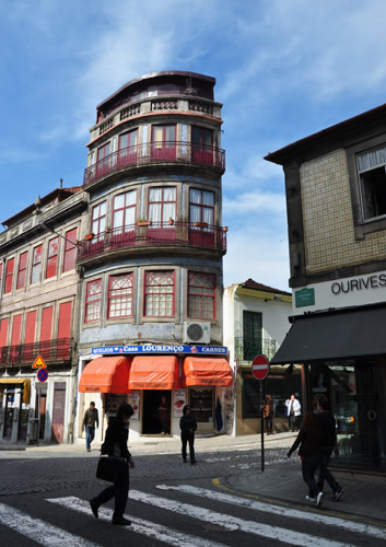 Porto: Viertelrundhaus